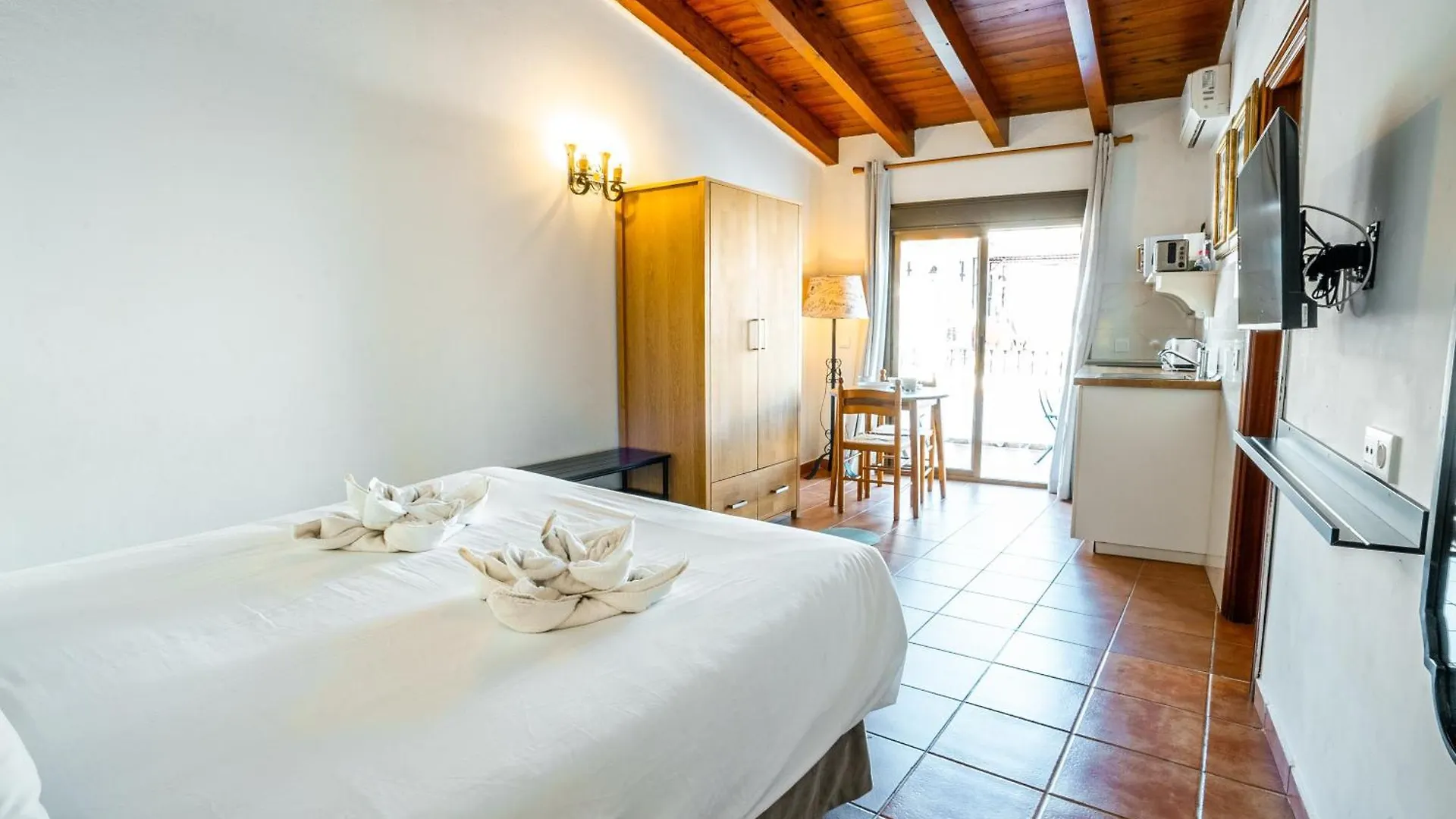 Marbella Village Aparthotel